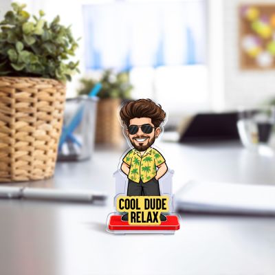 Solar Powered Bobblehead Caricature with Moving Head Feature for Car Dashboard Personalized with Face Cutout Cartoon Theme Decor Gift for Friend